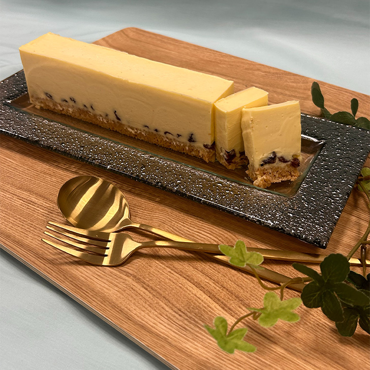 ラムレーズンとホワイトチョコのレアチーズ